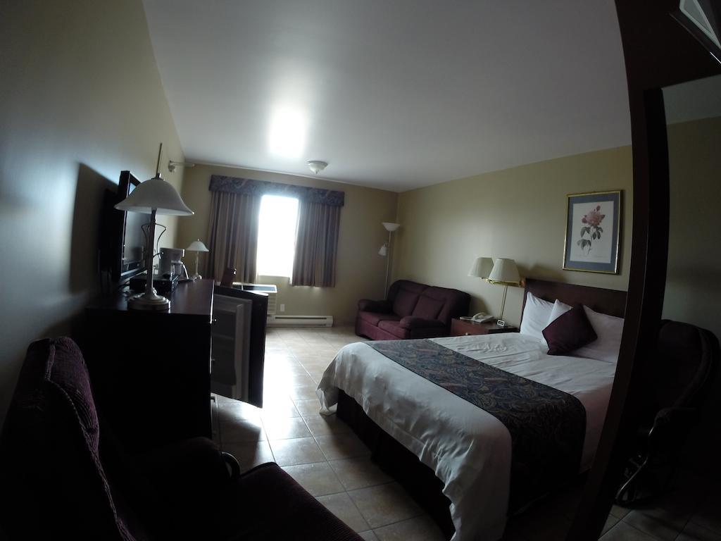 Motel Le Pocatois La Pocatiere Exteriör bild