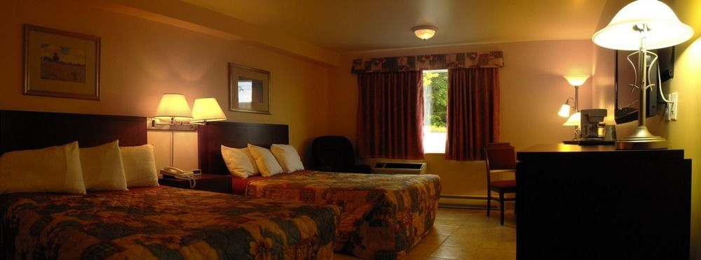 Motel Le Pocatois La Pocatiere Exteriör bild